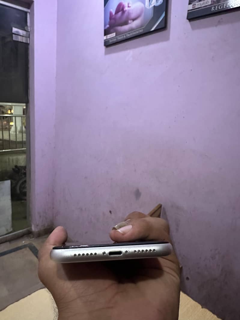 Apple iPhone 11 2