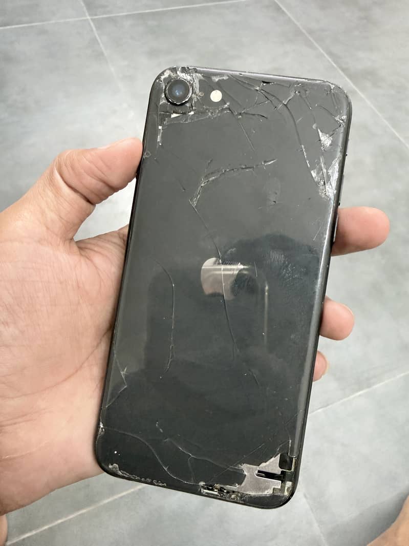 Apple iPhone SE 3