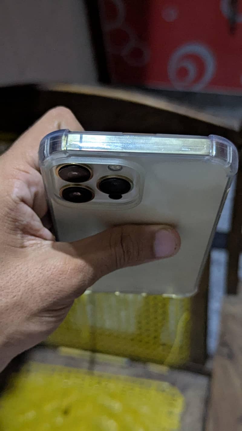 Apple iPhone 13 Pro Max 3