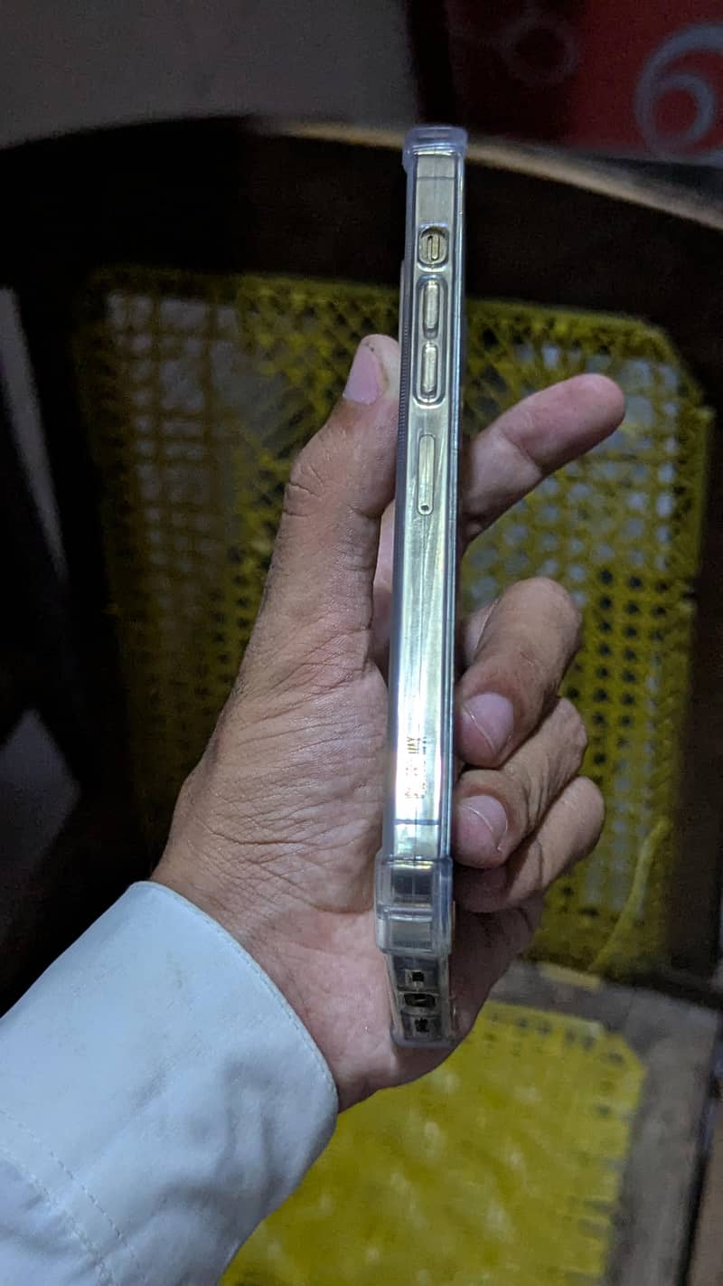 Apple iPhone 13 Pro Max 4