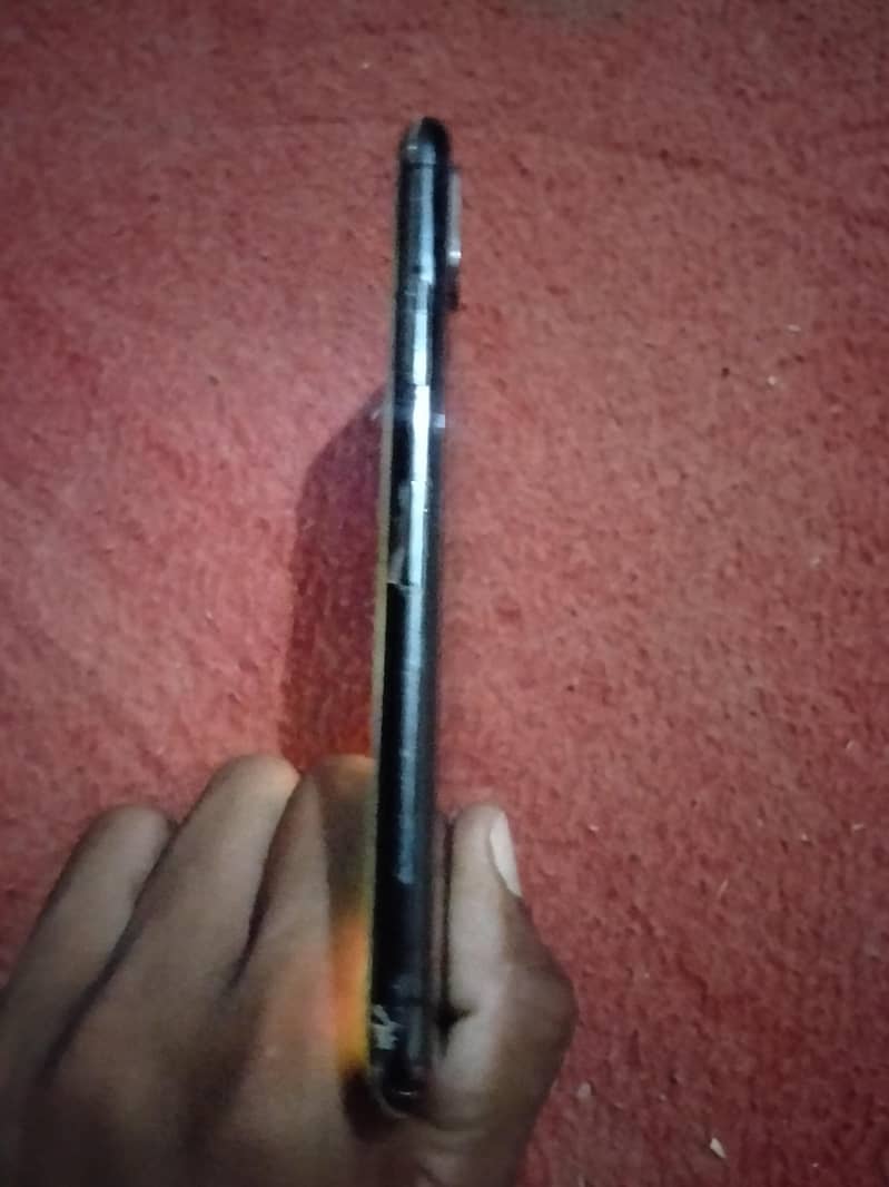 Apple iPhone X 3