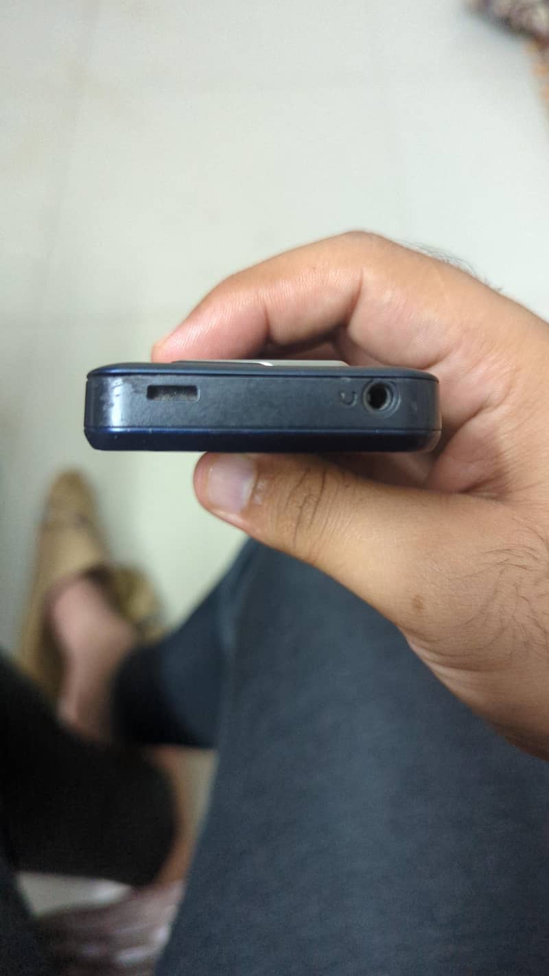 Nokia E63 4