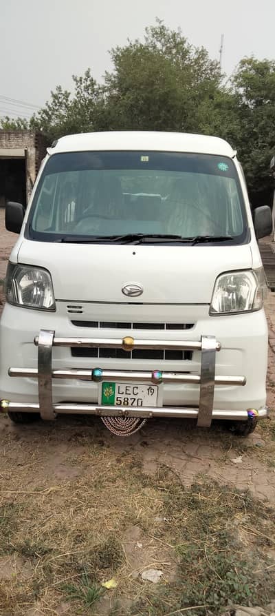 Daihatsu Hijet 13/19 auto gear 17 km per litre average