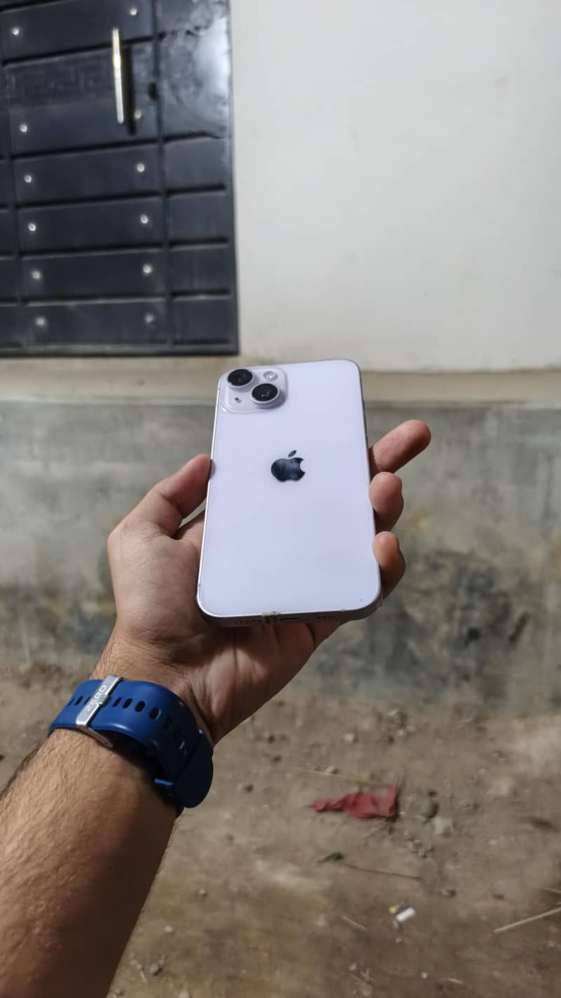 Apple iPhone 14 3
