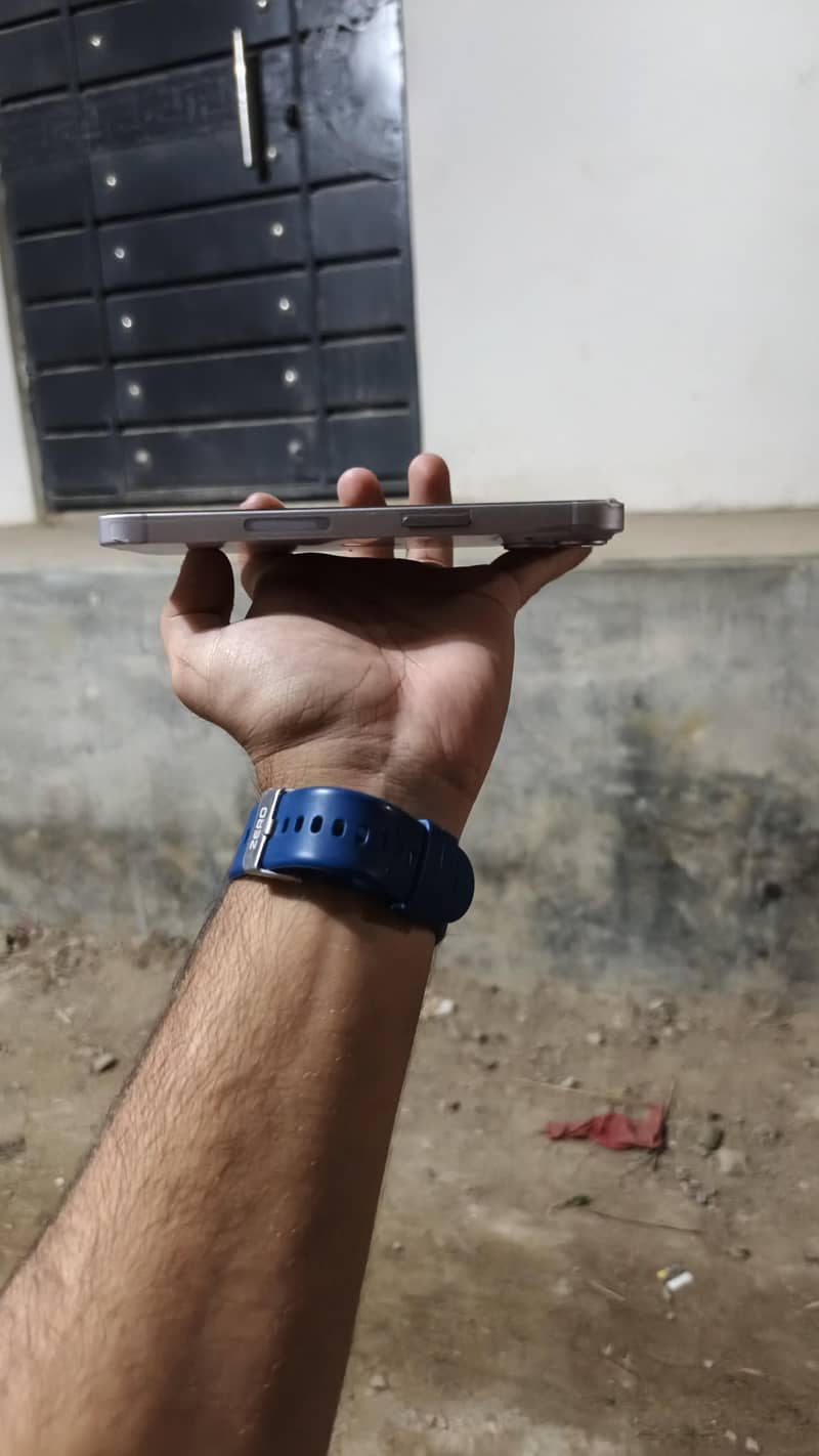 Apple iPhone 14 5