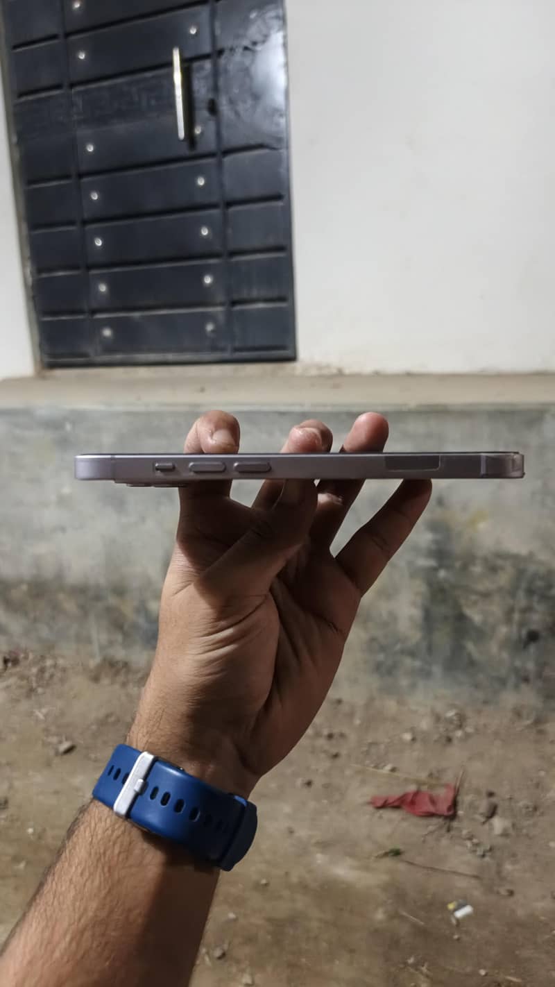 Apple iPhone 14 7