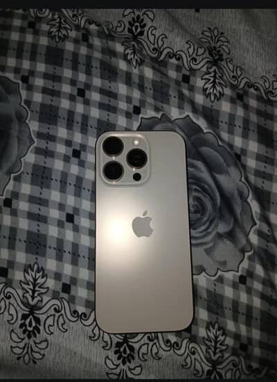 Apple iPhone 16 Pro