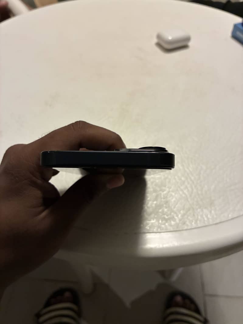 Apple iPhone 14 2