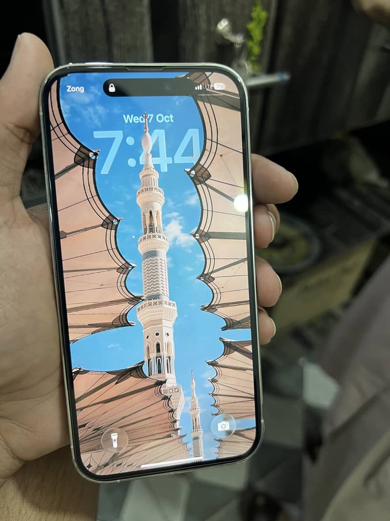 Apple iPhone 14 Pro 1