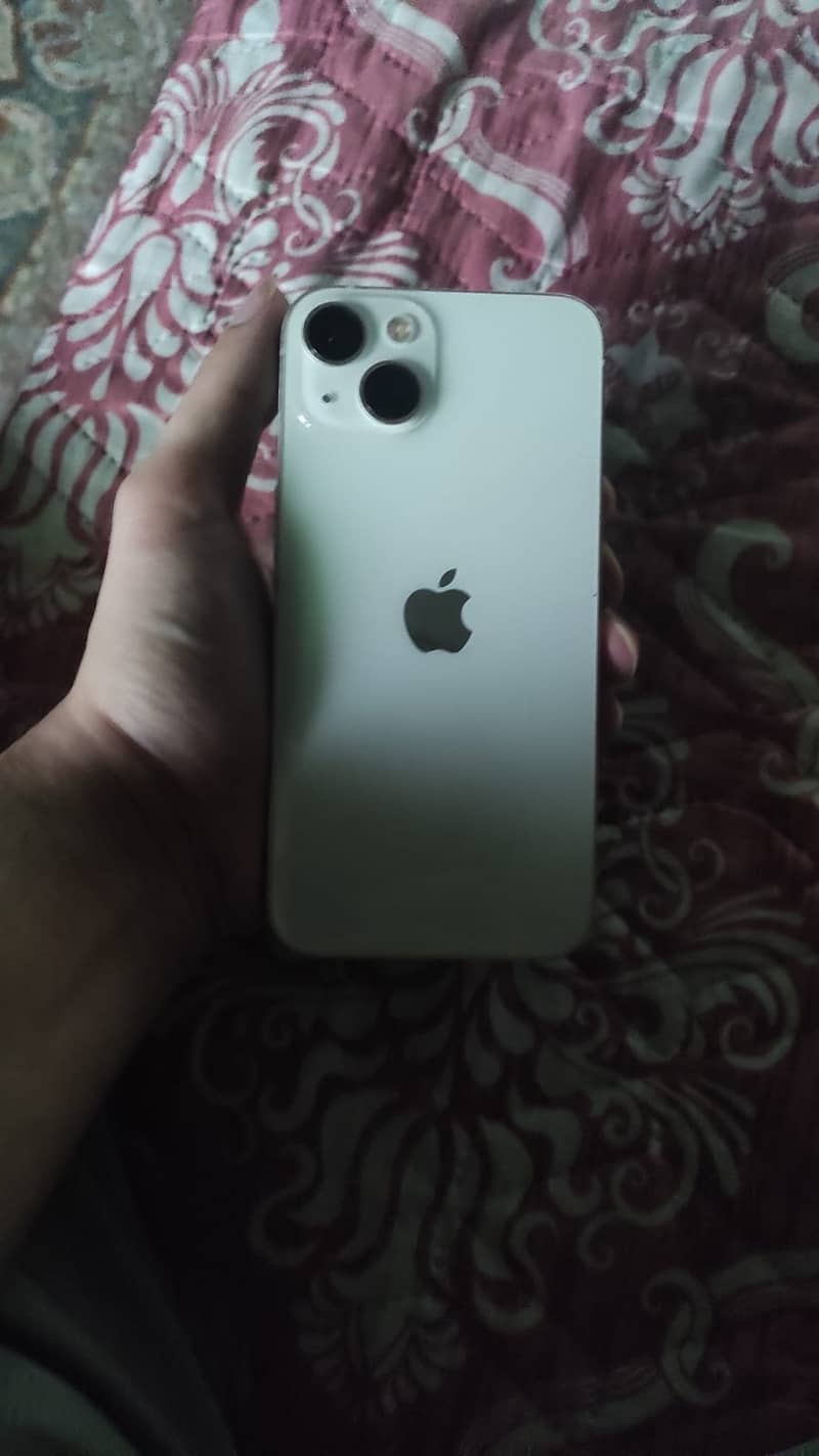 Apple iPhone 13 4