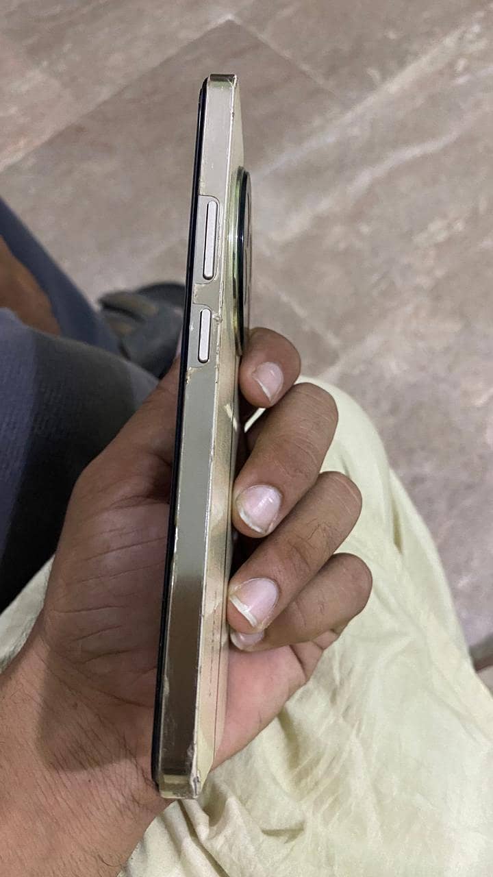 Realme 12 Plus 2