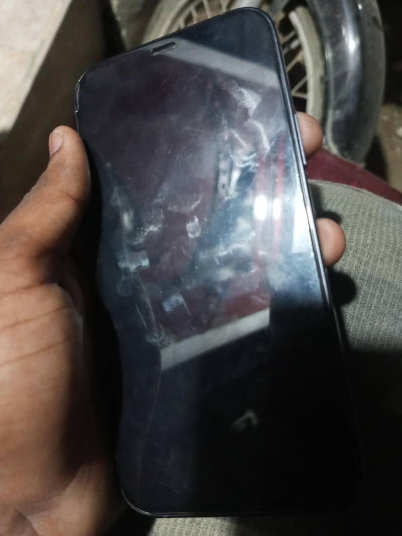 Apple iPhone 12 1