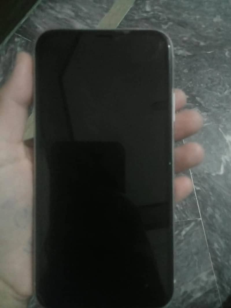 Apple iPhone 11 3