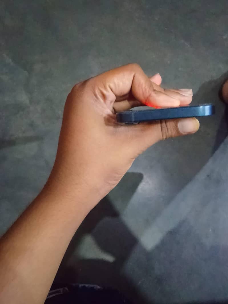 Apple iPhone 12 3