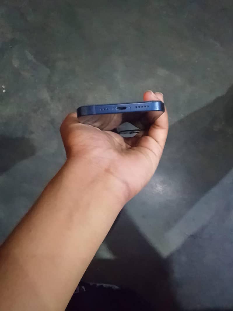 Apple iPhone 12 5