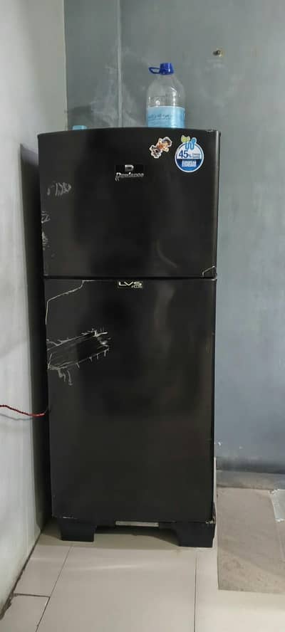 MEDIUM SIZE LVS TECHNOLOGY REFREGERATOR