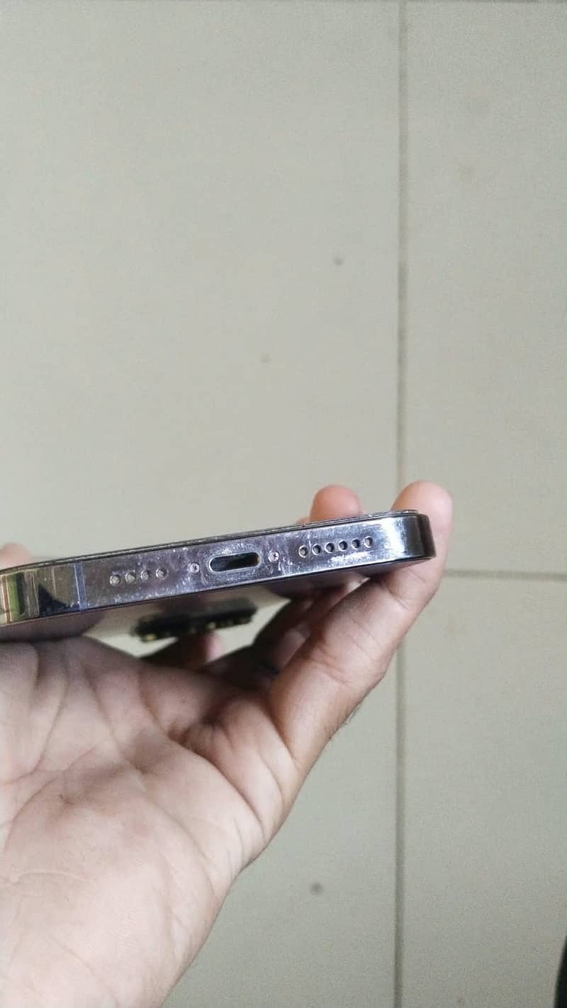 Apple iPhone 14 Pro Max 3