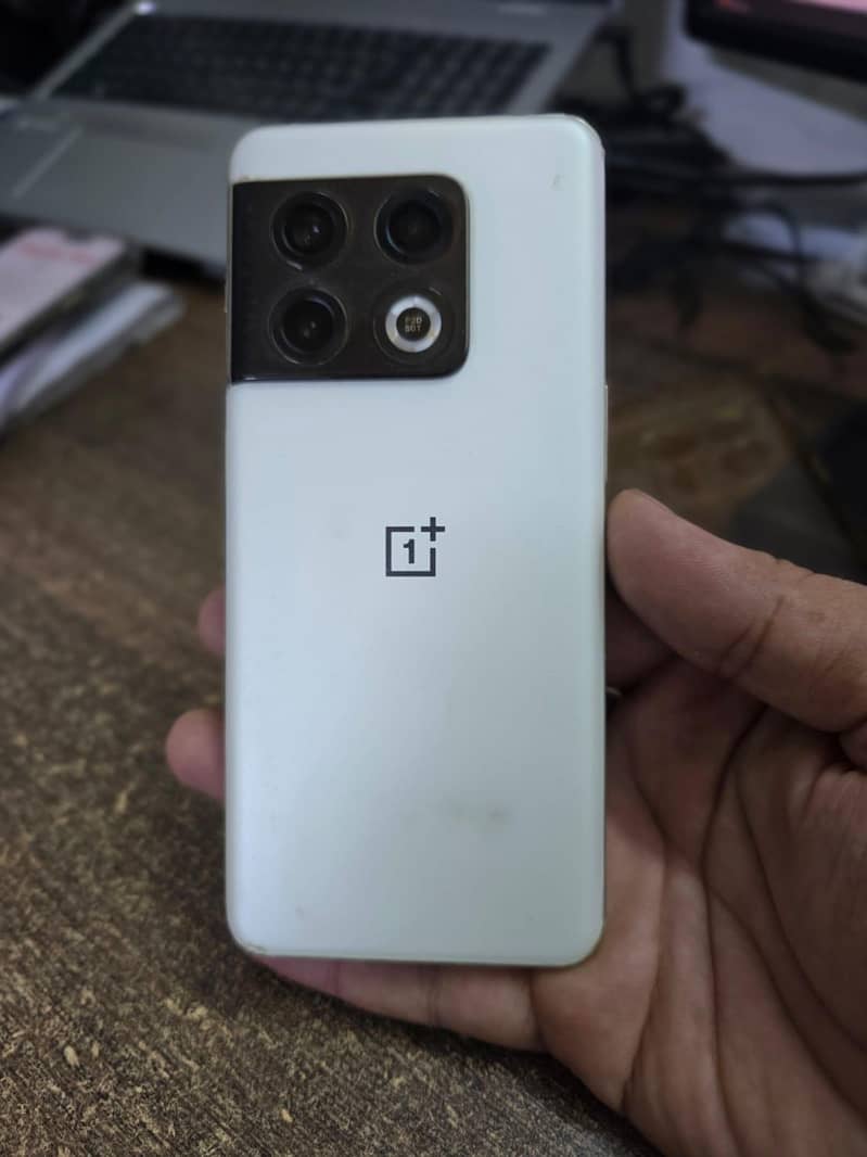 One Plus 10 Pro 1