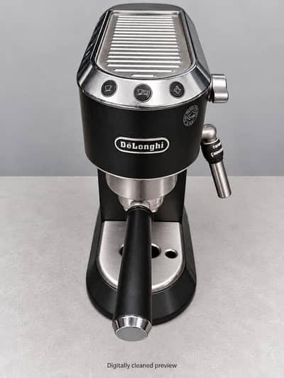 De'Longhi Dedica EC685. BK Espresso Coffee Machine