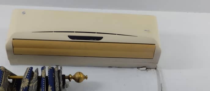 1•5 pel split ac in very good condition. best cooling