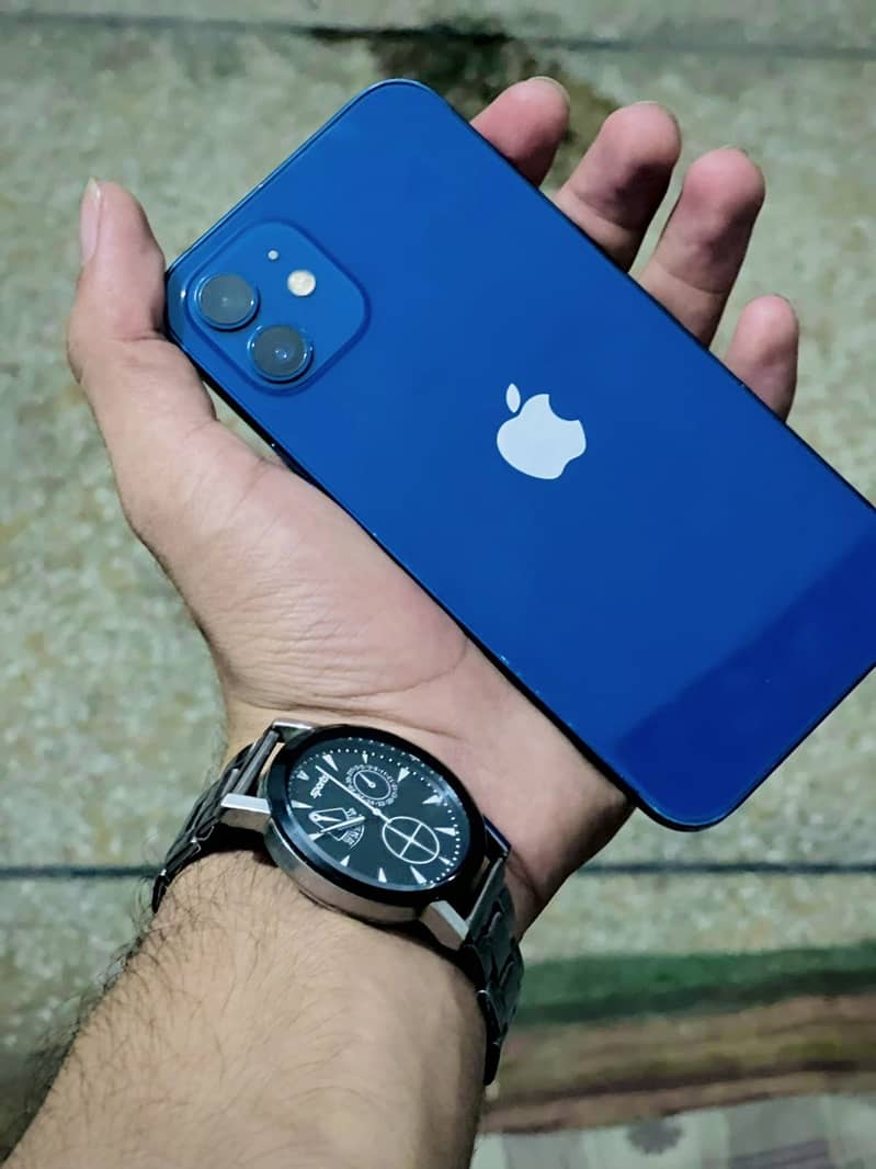 Apple iPhone 12 3