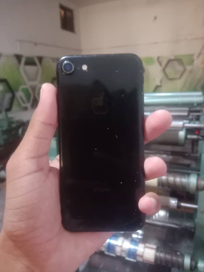 Apple iPhone 7 2