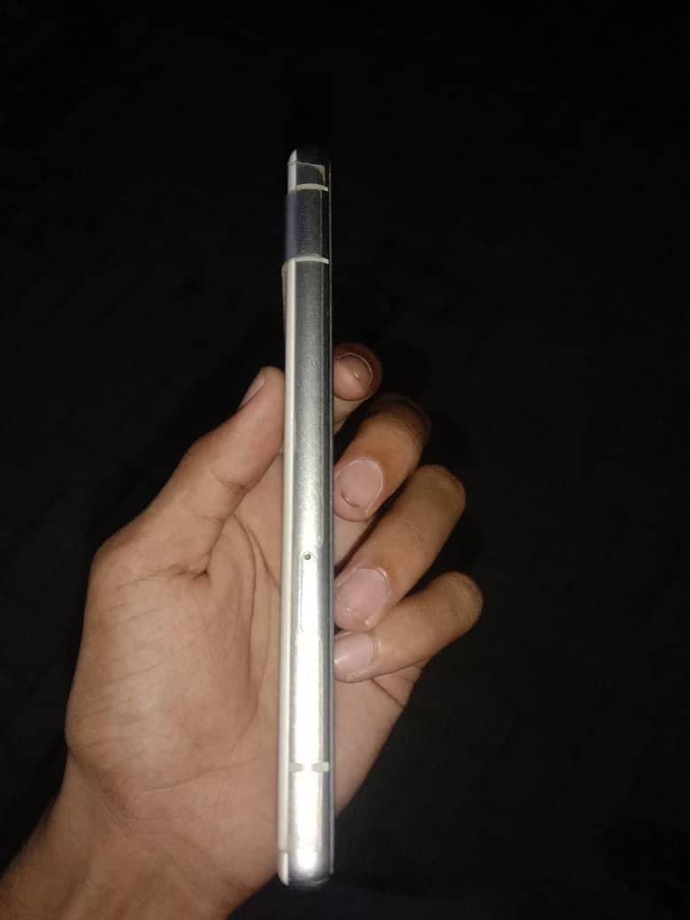 Google Pixel 7a 5