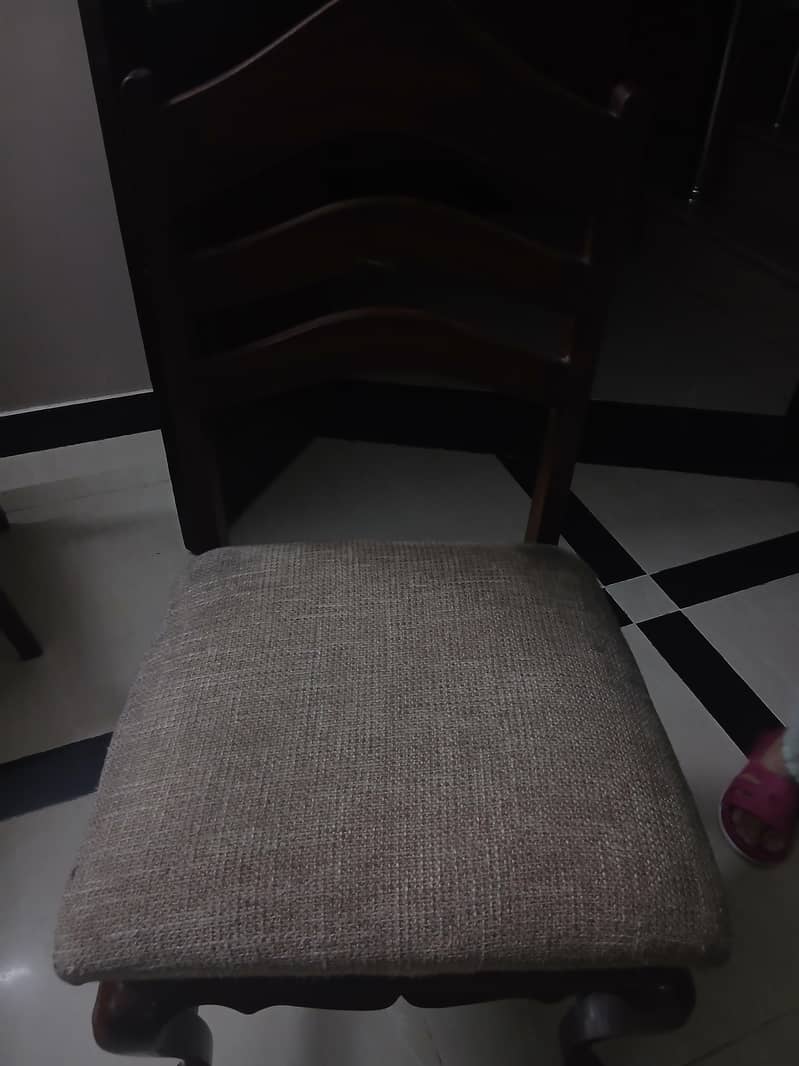 6 seater Dining table 2