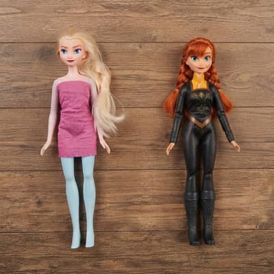 Elsa and Anna Disney dolls