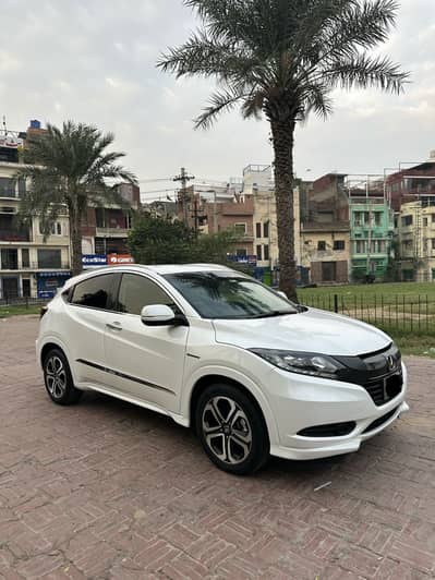 Honda Vezel hybrid 2015 top variant