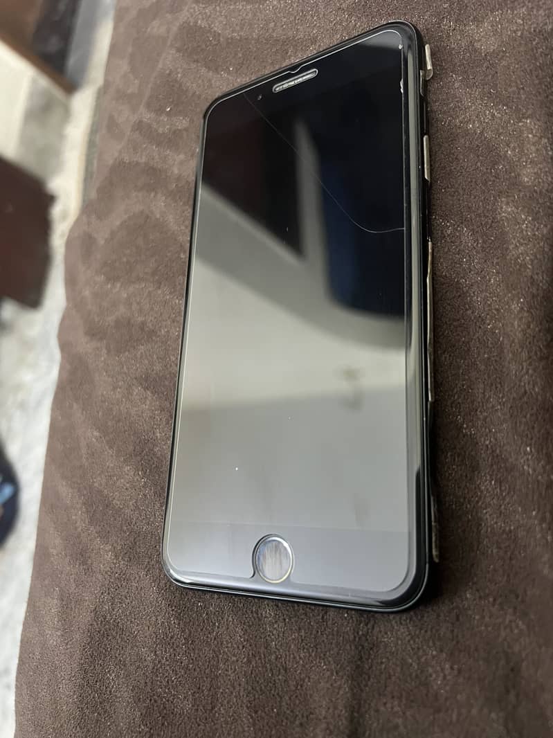 Apple iPhone 7 Plus 0