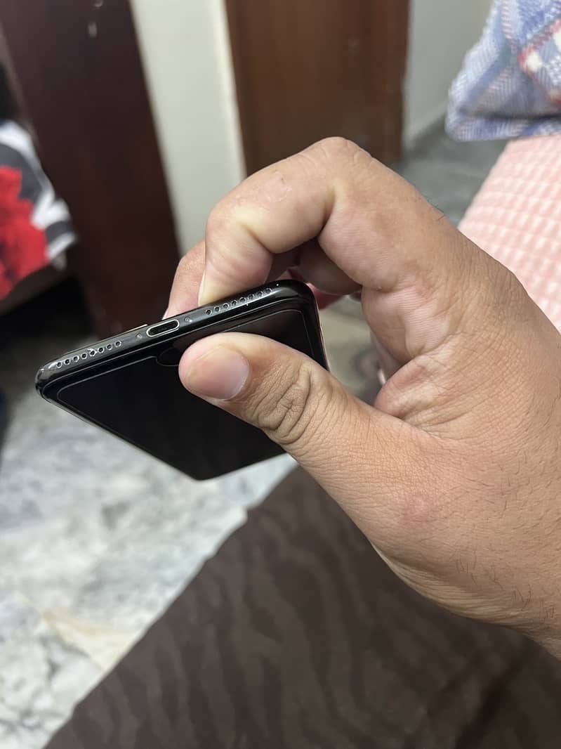 Apple iPhone 7 Plus 2