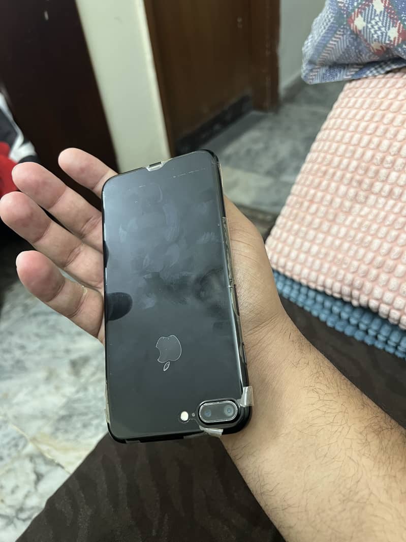 Apple iPhone 7 Plus 4