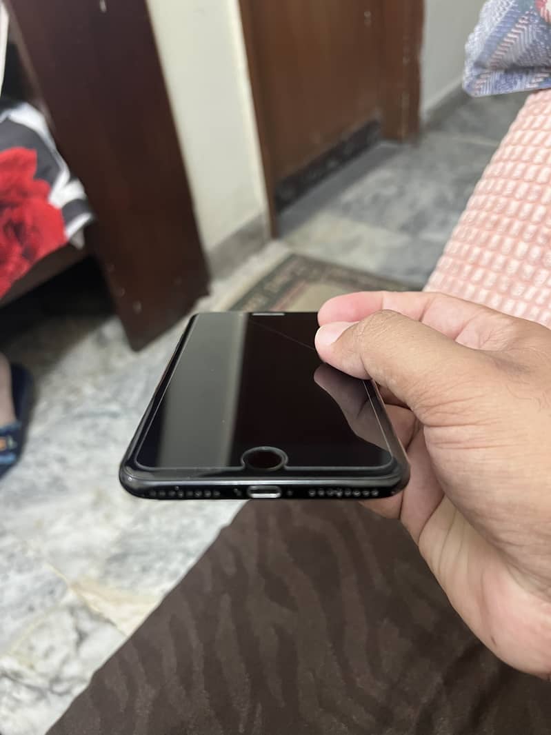 Apple iPhone 7 Plus 5