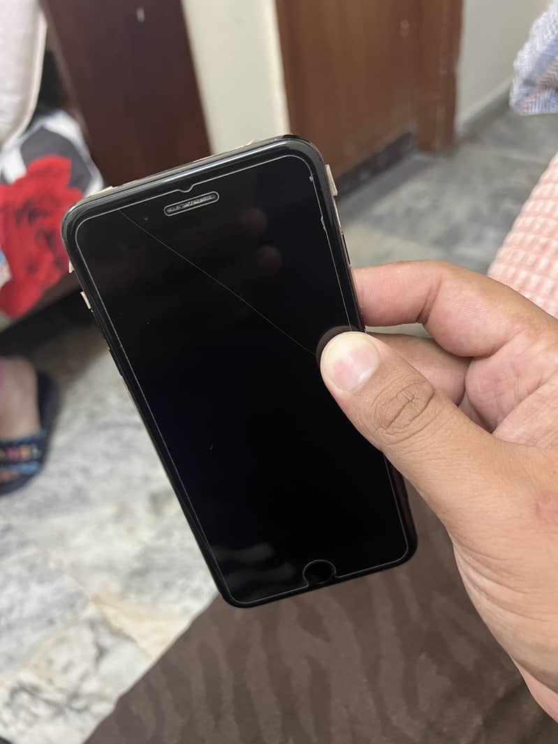 Apple iPhone 7 Plus 6