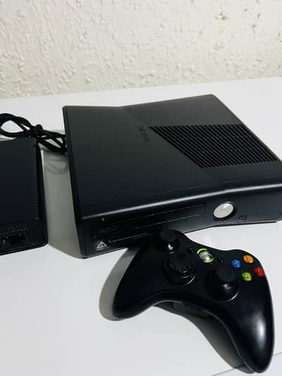 XBOX 360 SLIM S JAILBREAK 37+ GAMES INSTALLED