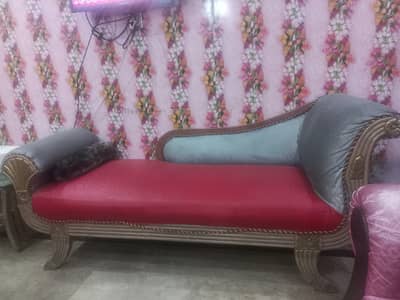 7 foot Lamba Dewan condition achi ha rexion bilkul teeth hai