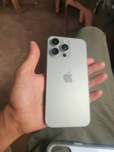 iPhone 15 Pro Max factory Unlock