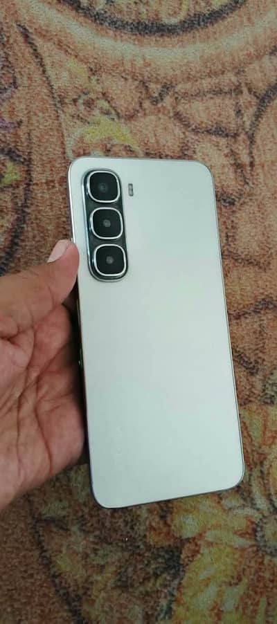 Infinix hot 60i 6 128