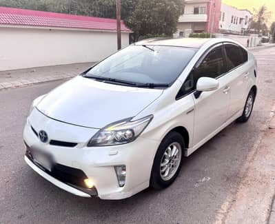 Toyota Prius 2014 / 2018 automatic 1.8 Hybrid S LED Push
