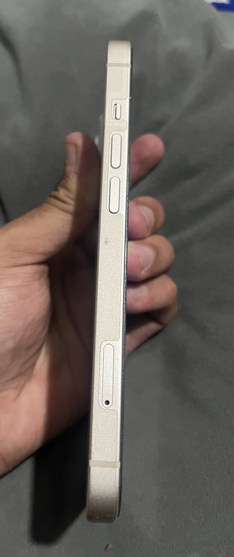 Apple iPhone 13 5