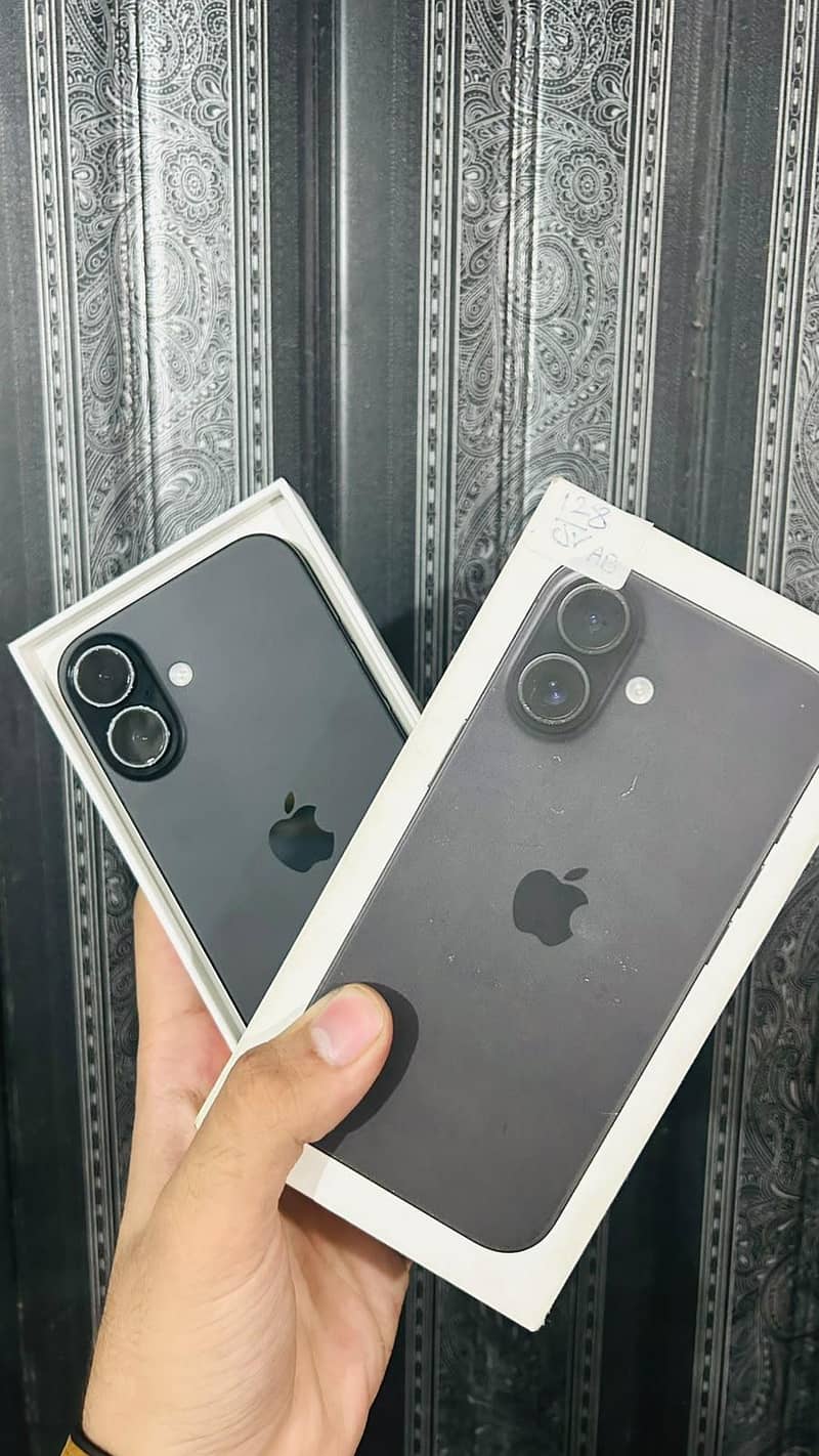 Apple iPhone 16 0