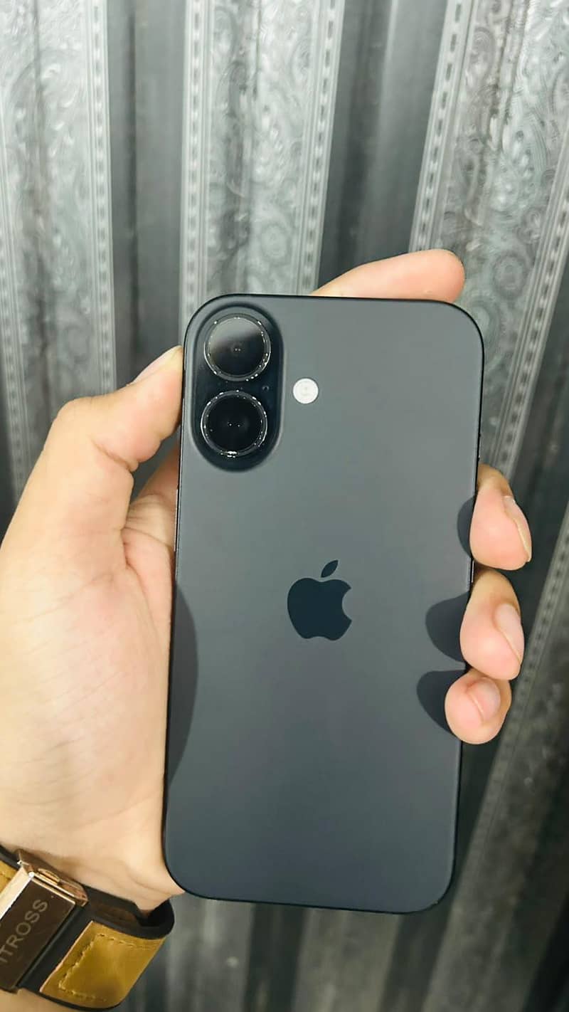 Apple iPhone 16 1
