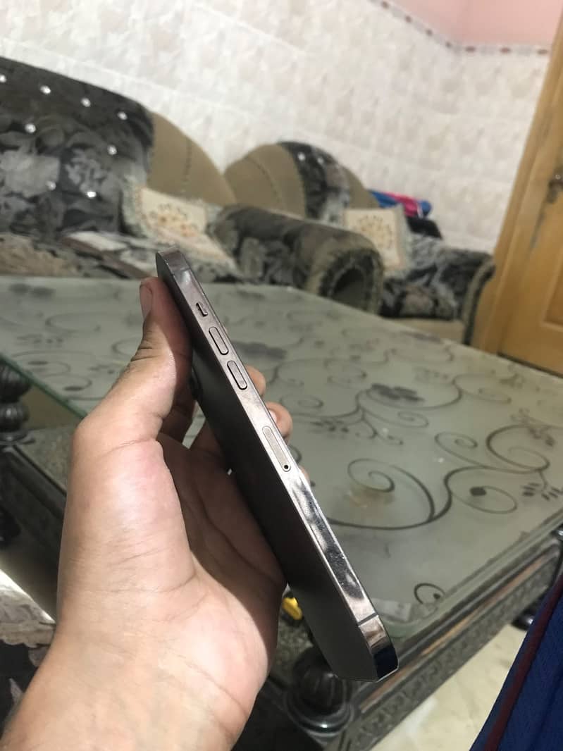 Apple iPhone 12 Pro Max 3