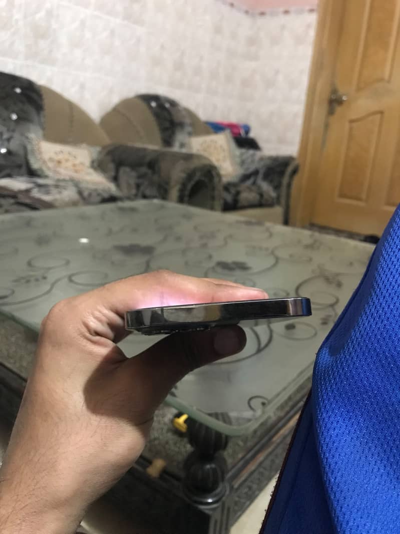 Apple iPhone 12 Pro Max 4