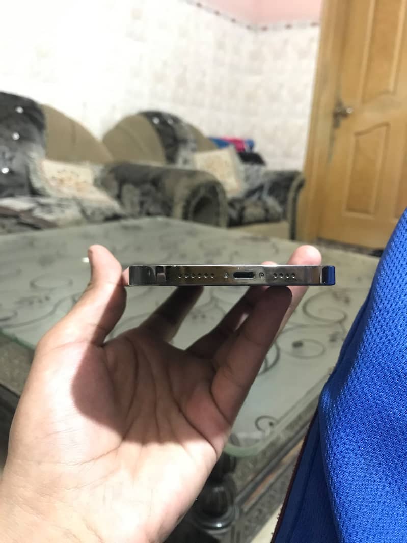 Apple iPhone 12 Pro Max 5