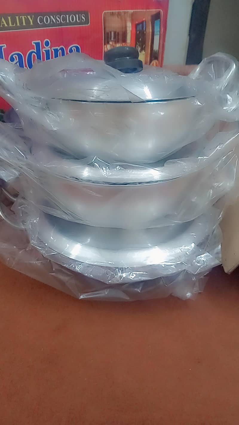 Curry pots 2