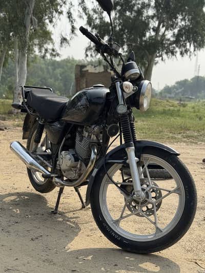 Suzuki GS 150 2022