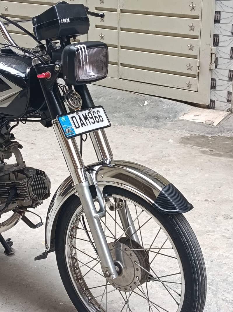 Motorcycle CD70 3