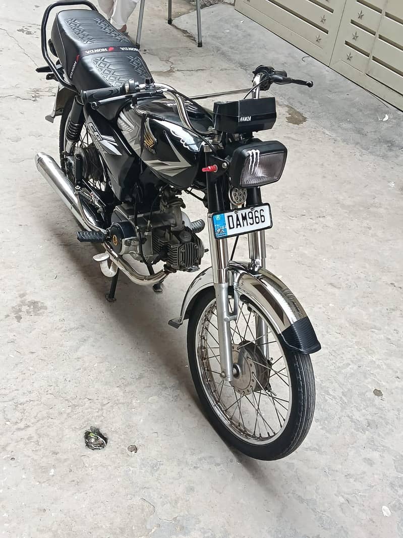 Motorcycle CD70 12
